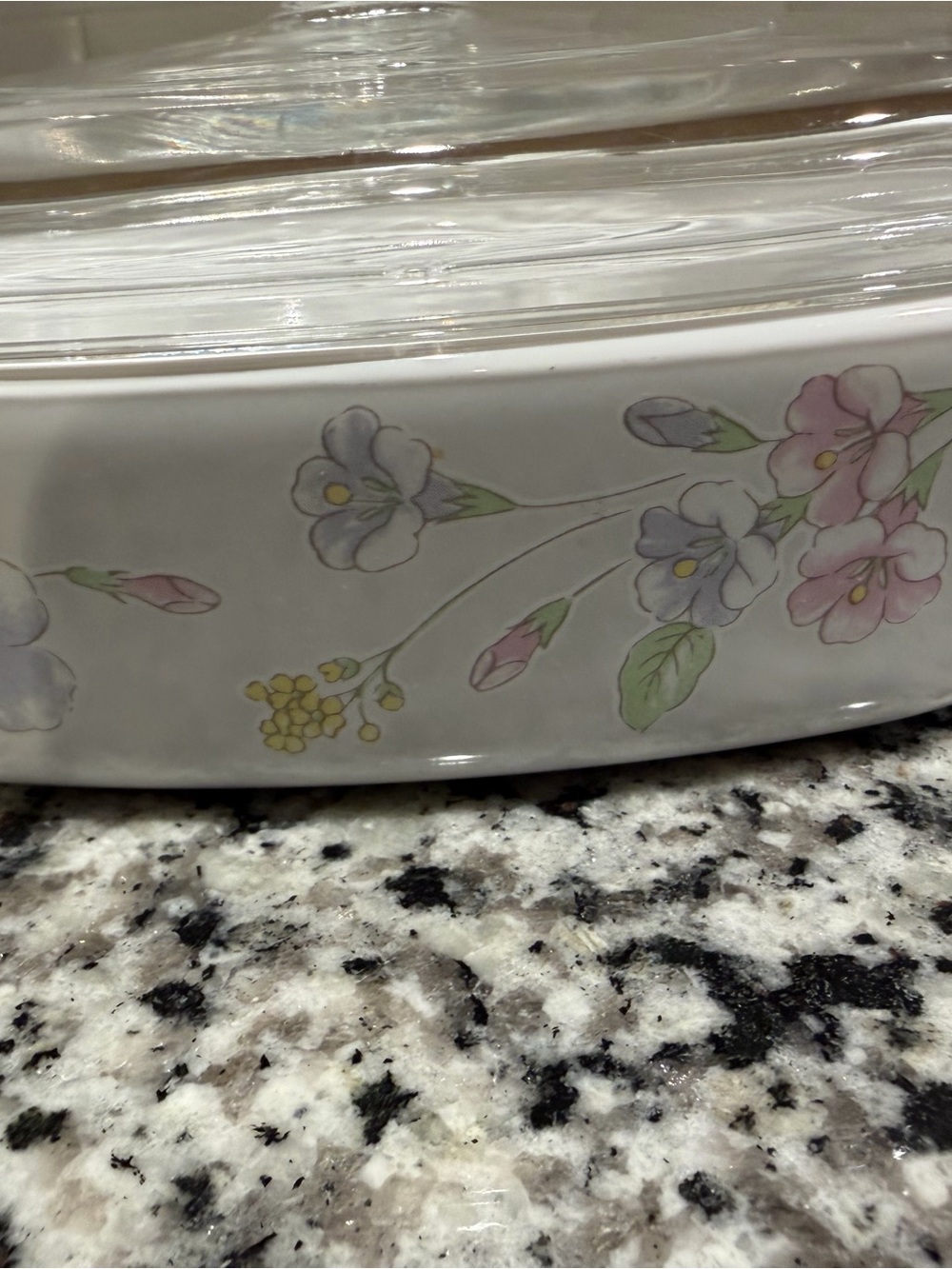 vintage Corning Ware 1-liter casserole dish in the Pastel Bouquet - Picture 2 of 8